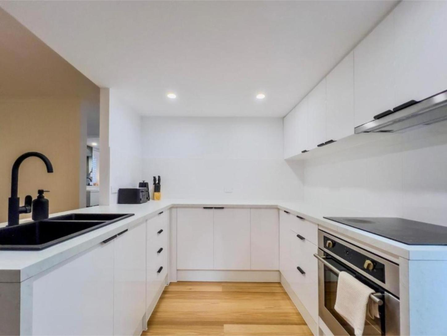 Burleigh Breeze Getaway