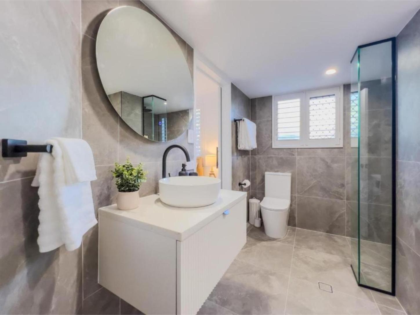 Burleigh Breeze Getaway