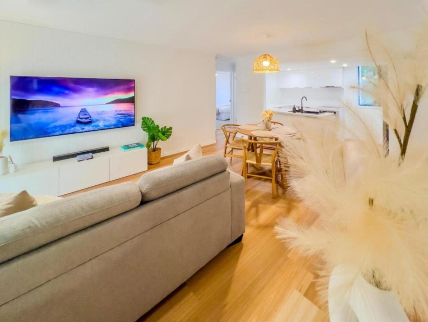 Burleigh Breeze Getaway Apartment